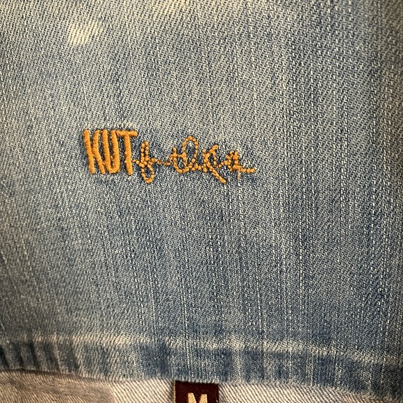 kut from the kloth • Amelia light wash distressed denim jacket m - Picture 5 of 6